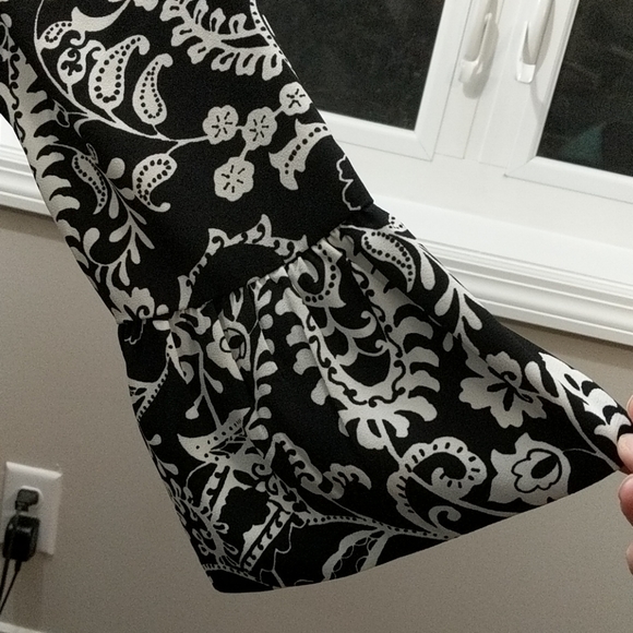 NWT 3/4 length bell sleeve, black and white dress - Picture 4 of 7